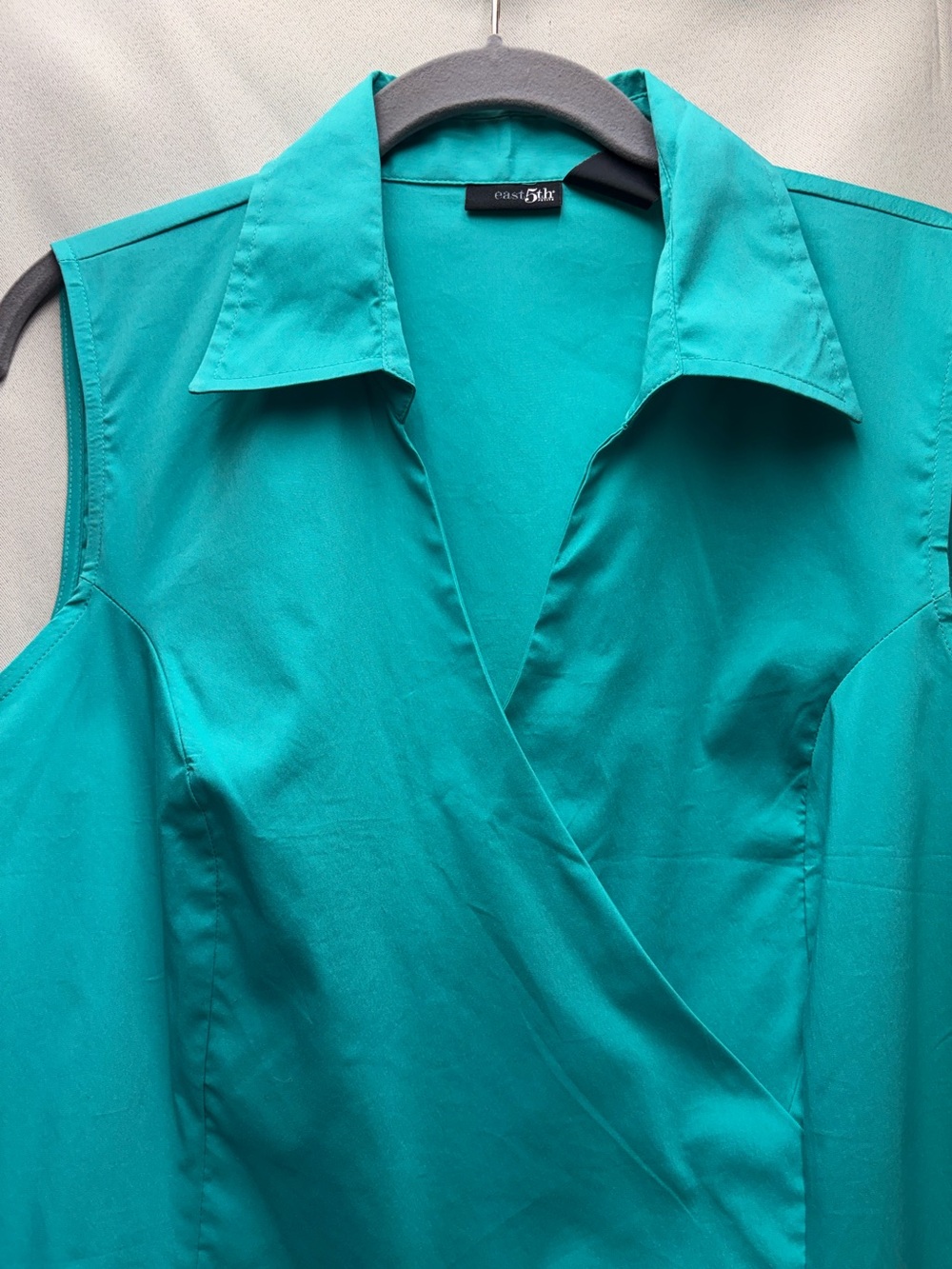East 5th NWT Women’s Petites  V Neck Hidden side Zipper Size 16P - Picture 2 of 9